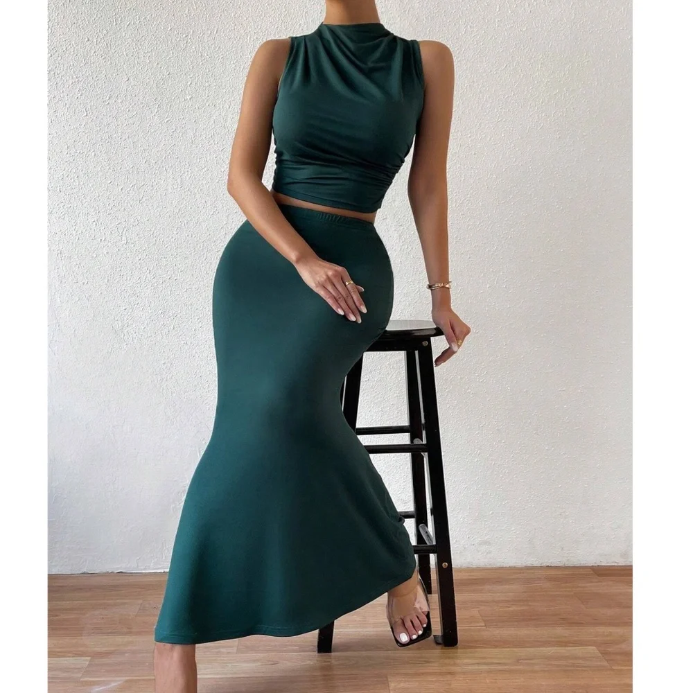 Luxe Green Cropped Top Maxi Skirt Set - Picture 2 of 3